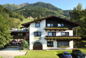 Отель Johannahof Appartements  Капрун